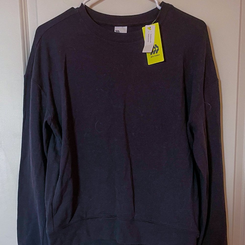 Black workout pullover